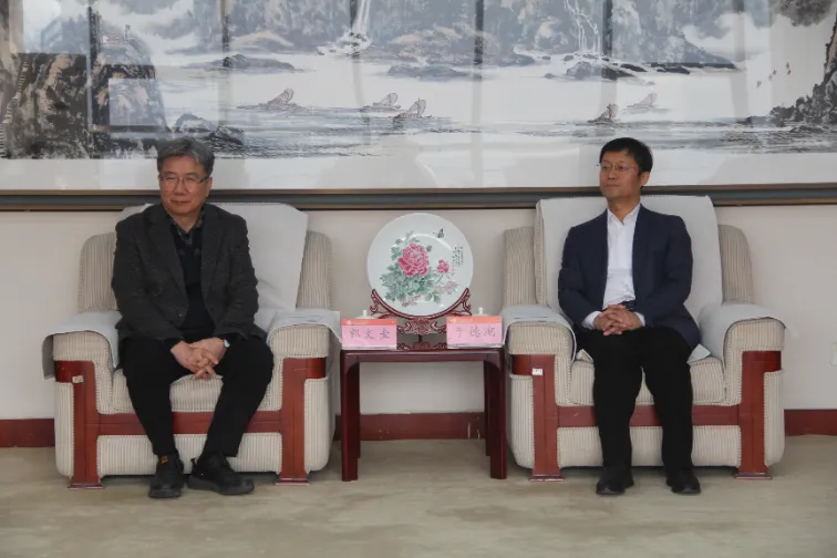 Shandong LANO á í samstarfi við prófessor KWAK, Moon Kyu, Ph.D. og fulltrúa Liang Tongho frá Dongguk háskólanum í Suður-Kóreu til að framkvæma skipti og samvinnu á sviði hávaðavarna við Shandong Jianzhu háskólann